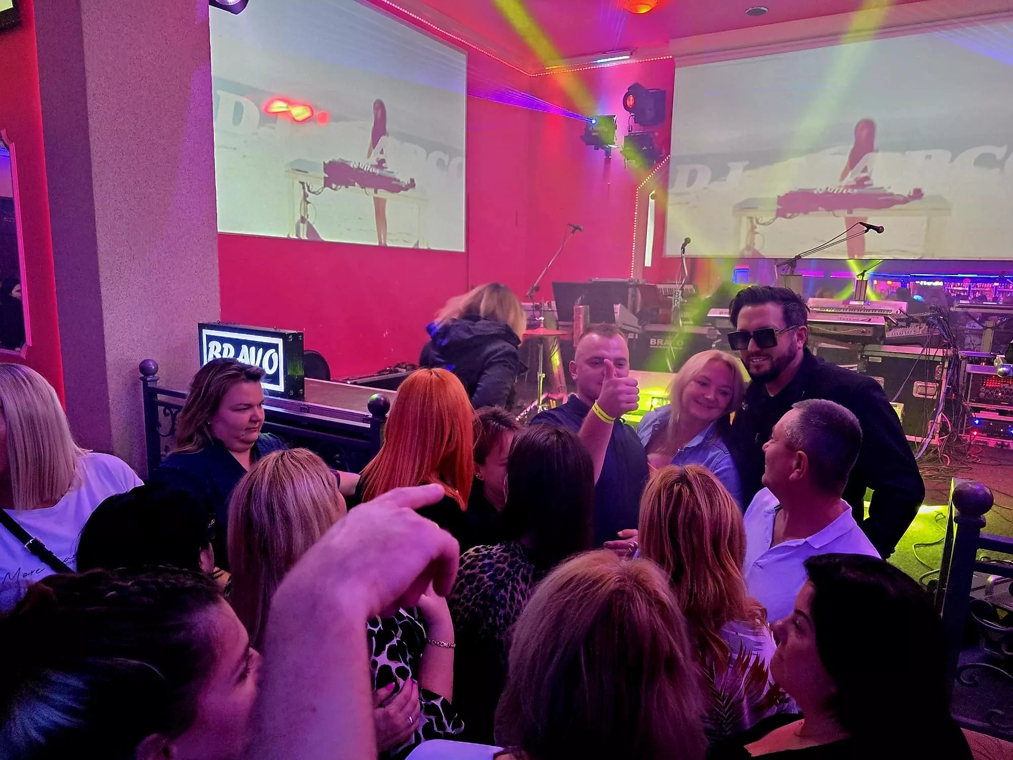 Andre porwał publiczność w Klubie Luxo Jełowa! Niezapomniana noc pełna hitów disco polo. Zobaczcie materiał 

